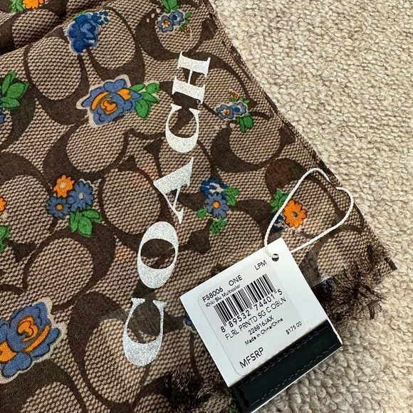 Coach floral print signature oblong scarf - Picture 4 of 5
